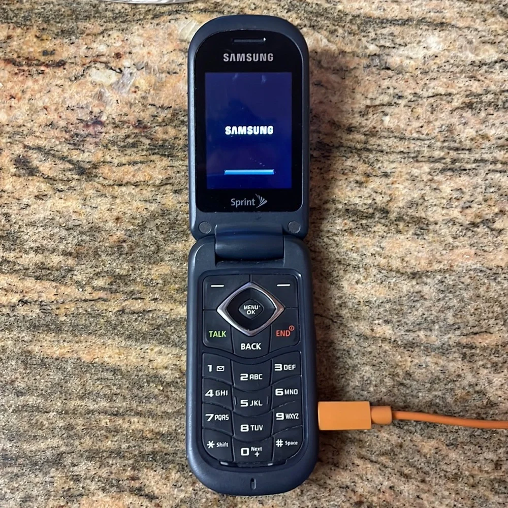 Samsung clamshell cell phone
